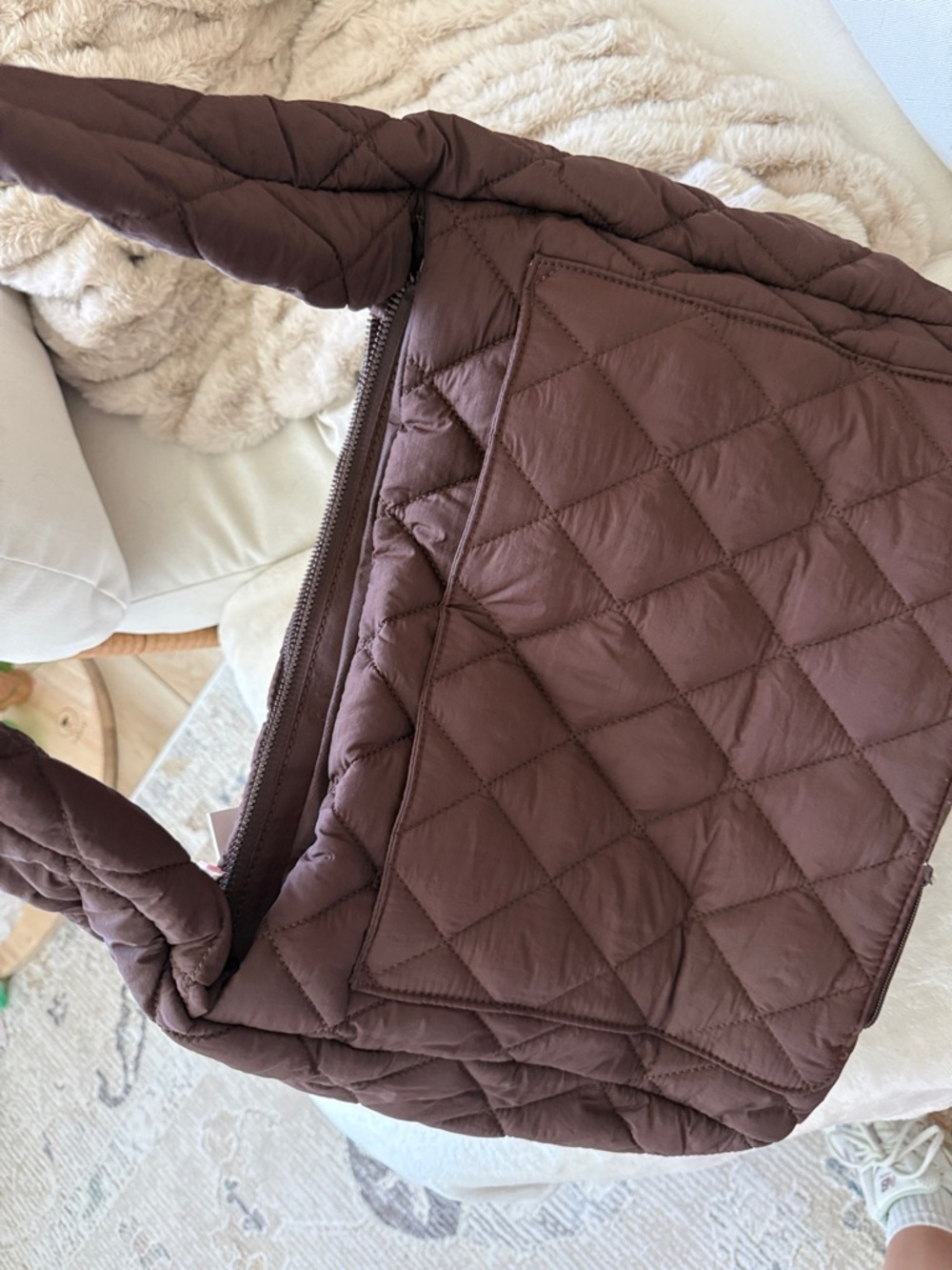 Poppy and Peonies- Quilted Shoulder Bag in Deep Brown - Picture 3 of 5